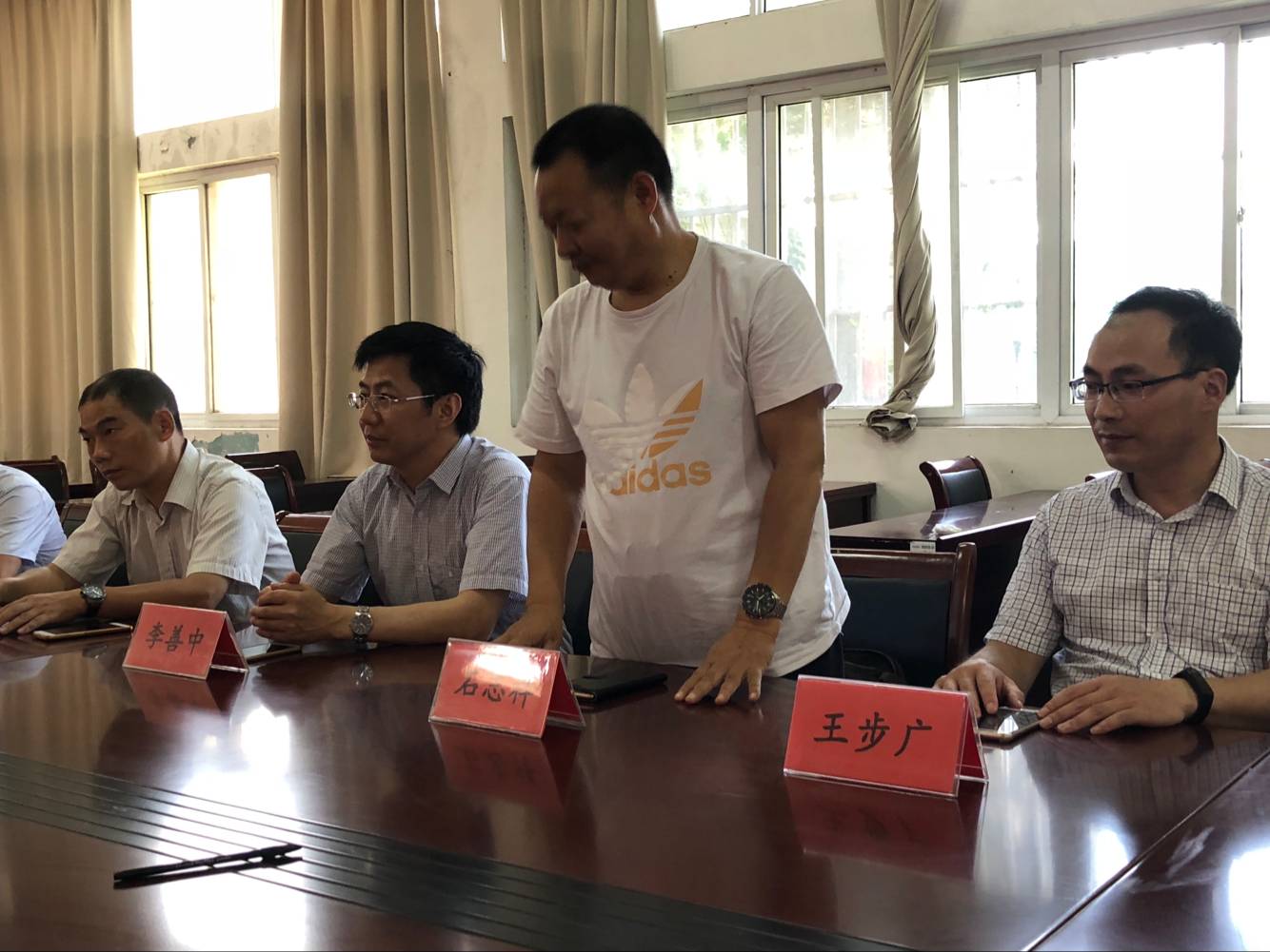 江苏省清江中学地理教研室主任,高级教师 石志祥